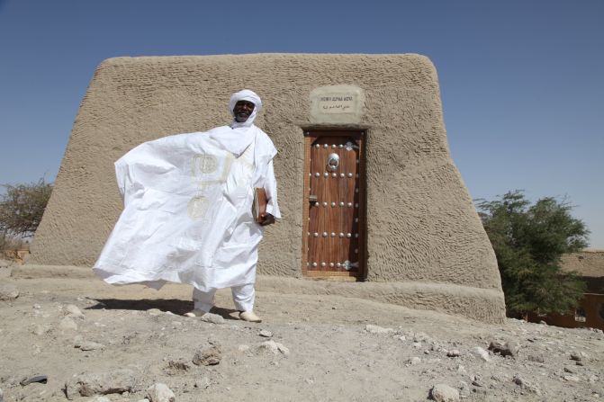 As well as Timbuktu's literary heritage, some of the city's architectural heritage required restoration after the conflict. UNESCO worked with local masons to restore buildings including this mausoleum. Google, as part of its digitization collaboration, sent out Street View cameras to take images of historic sites in Mali, which had never before been captured using the 360-degree technology.  
