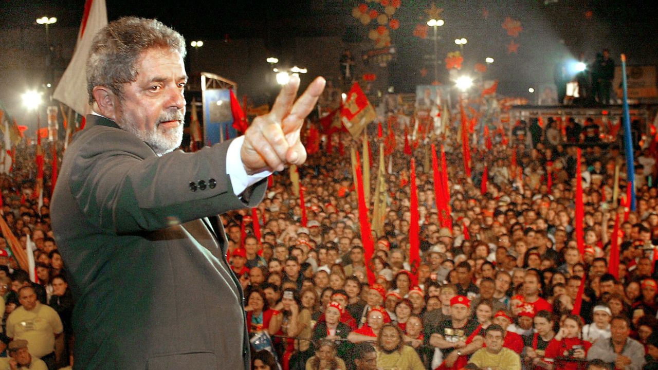 Da Silva (left) pictured on the campaign trail in September 2002.