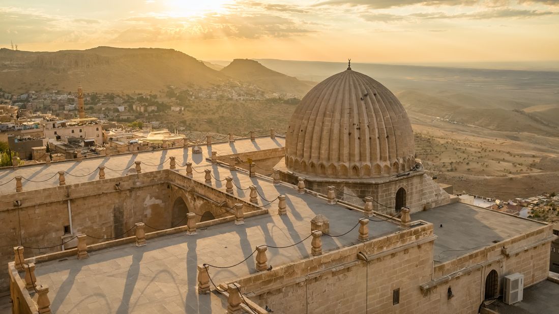 <strong>Zinciriye Medresesi:</strong> This religious school dating back to 1385 showcases some of Mardin's finest ancient architecture. It has an imposing doorway that contains exquisite masonry technique. The ribbing on the rooftop stone domes makes them appear lighter than air. 