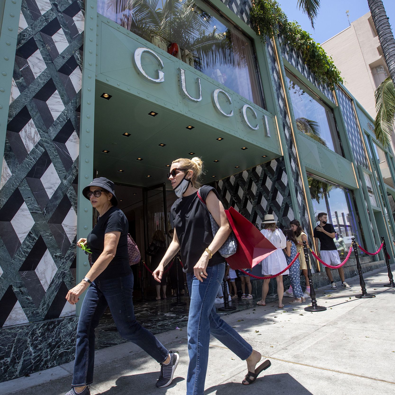 You will soon be able to use Bitcoin to buy Gucci | CNN Business