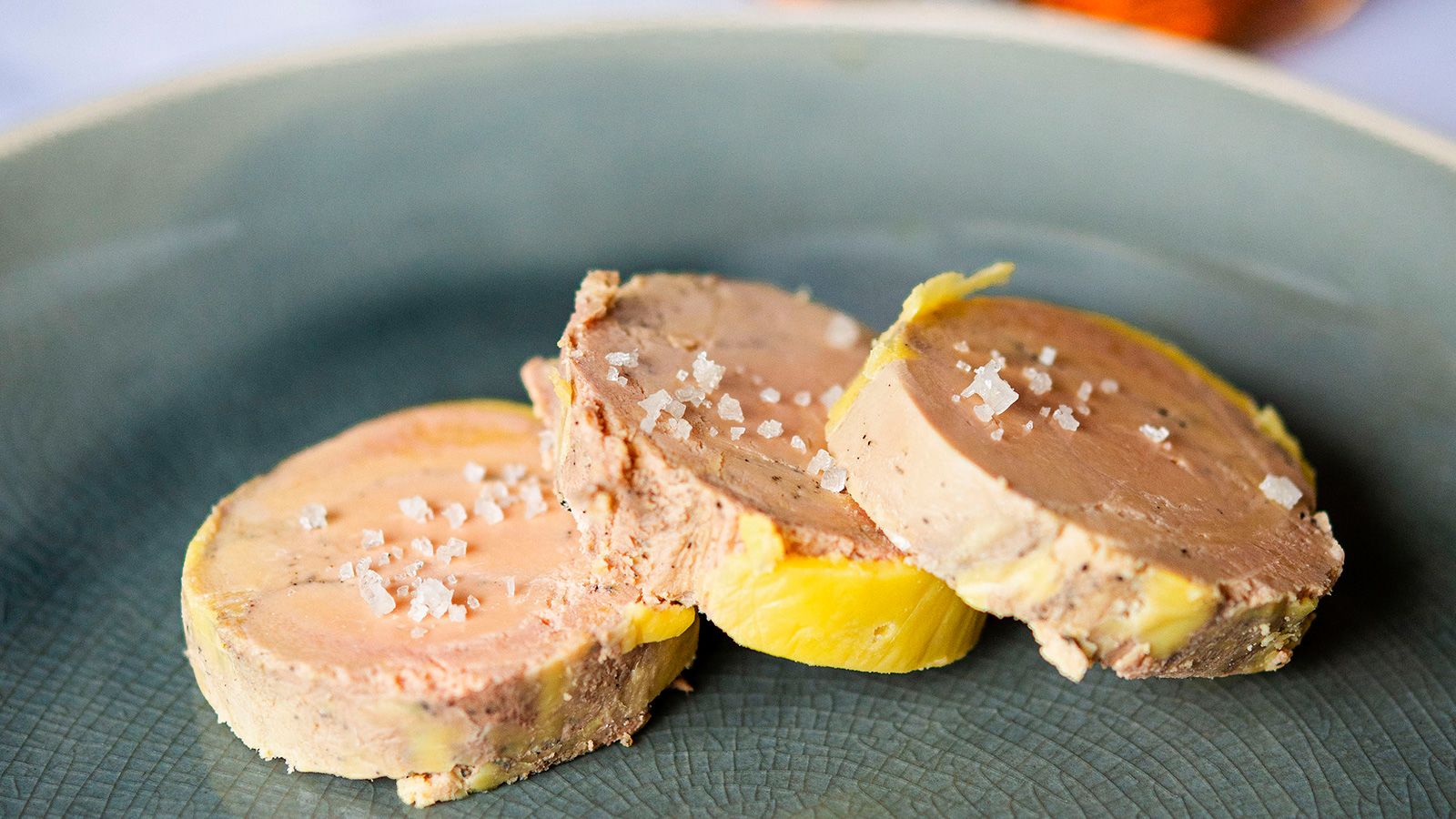 Consumers in Paris choose between foie gras or 'faux gras
