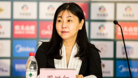 Zhou Jihong, manager of Chinese diving team, attends a press conference ahead of the FINA/CNSG Diving World Series 2019 in Beijing, China, 6 March 2019. After seven consecutive gold medals on the previous two days, China kept its winning streak on Sunday at the first leg of the FINA/CNSG Diving World Series in Japan's Sagamihara, claiming the last three golds, according to world swimming governing body FINA. In the women's 3m springboard, Shi Tingmao, winner in this event at all legs of the 2018 edition, snatched the gold in 382.05 points. Despite some mistakes, Wang Han of China also did solid dives to rank second with 378.90, while Canada's Jennifer Abel was third in 353.40. After finishing the first leg on a golden note, Shi spoke about her ambitions for the second meet of the Series. "In the next leg in Beijing I would like to have the same result as in Sagamihara", she said. The men's 10m platform final was quite fierce as many divers got high scores.