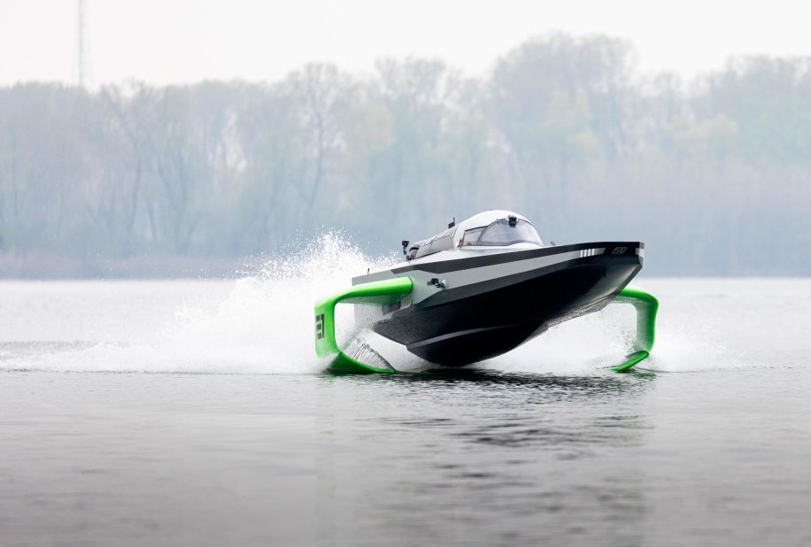 With two hydrofoils on each side of the vessel, the body of the RaceBird is lifted out of the water as it accelerates, reducing water resistance and thus increasing speed and efficiency. 