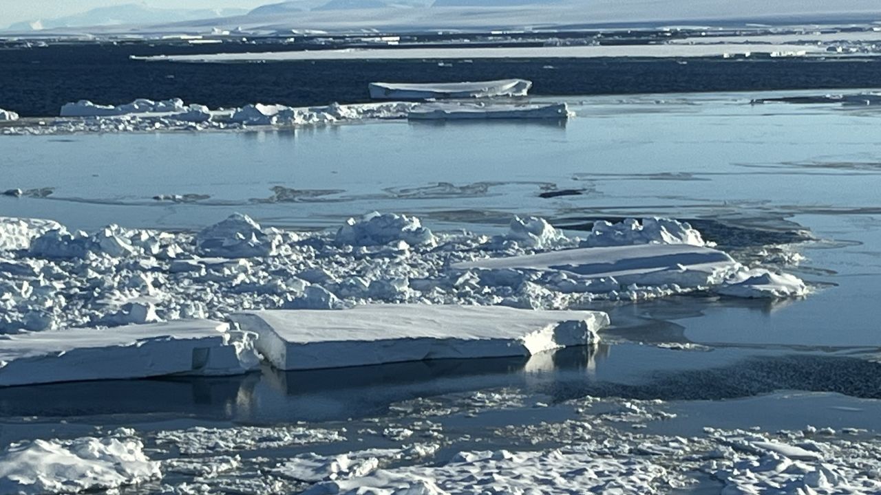 Landscape view from Eastern Notch region of Antarctica. Credit: Dr. Patricia Yager