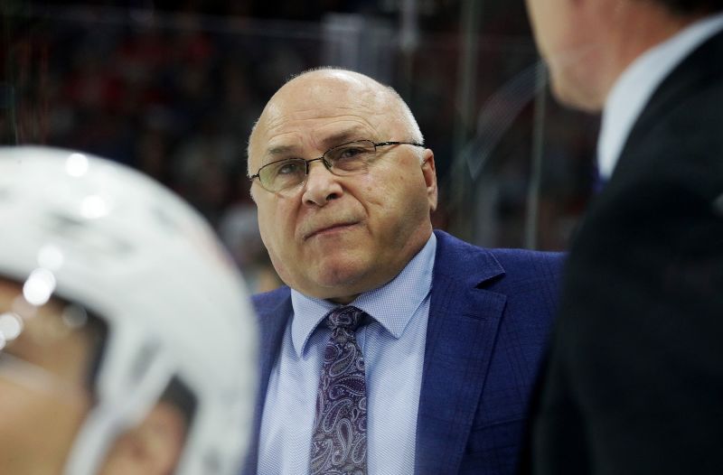 Arriba 30+ Imagen New York Islanders Coach Barry Trotz - Abzlocal.mx