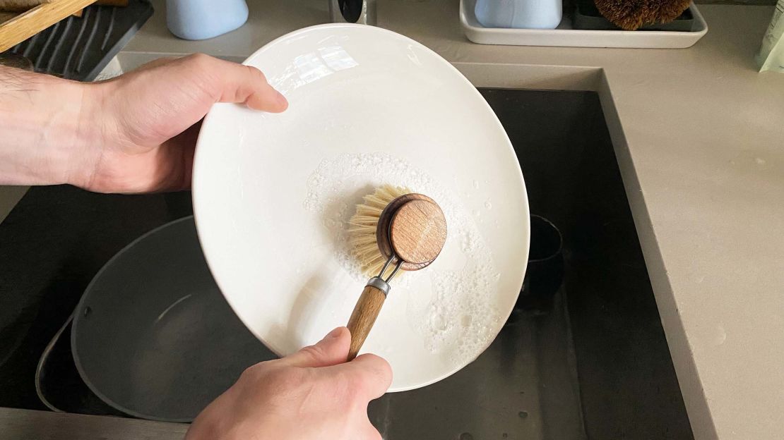 This Editor-Loved OXO Dish Brush Makes Doing the Dishes So Much