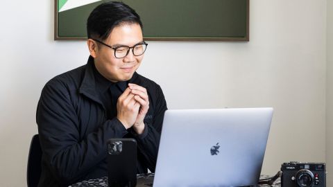 Los Angeles Times foreign correspondent and staff photographer Marcus Yam learns he won the 2022 Pulitzer Prize for breaking news at the Hotel June Monday, May 9, 2022 in Los Angeles.