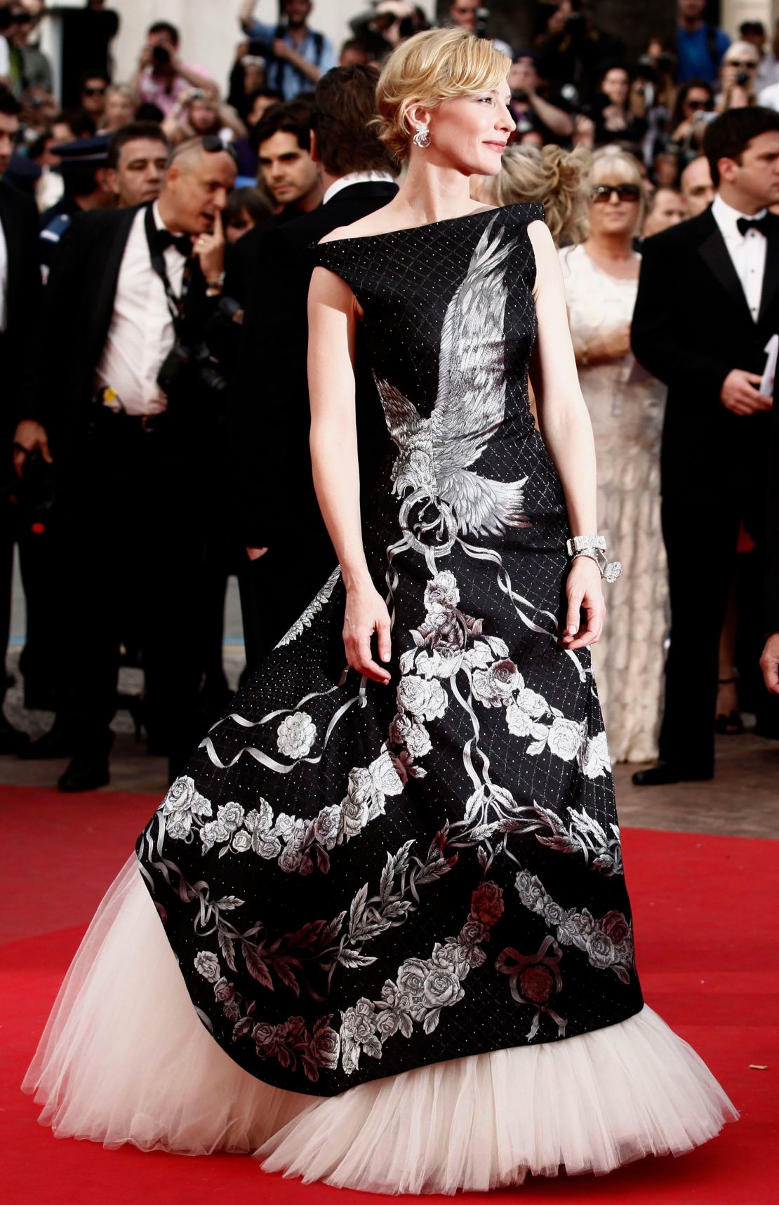Cate Blanchett honoured designer Alexander McQueen by wearing this monochrome dress from his pre-fall 2010 collection.