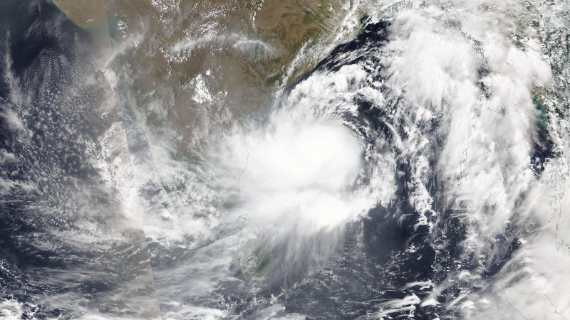 El ciclón tropical Asani amenaza el este de la India mientras continúa otra ola de calor brutal en todo el país