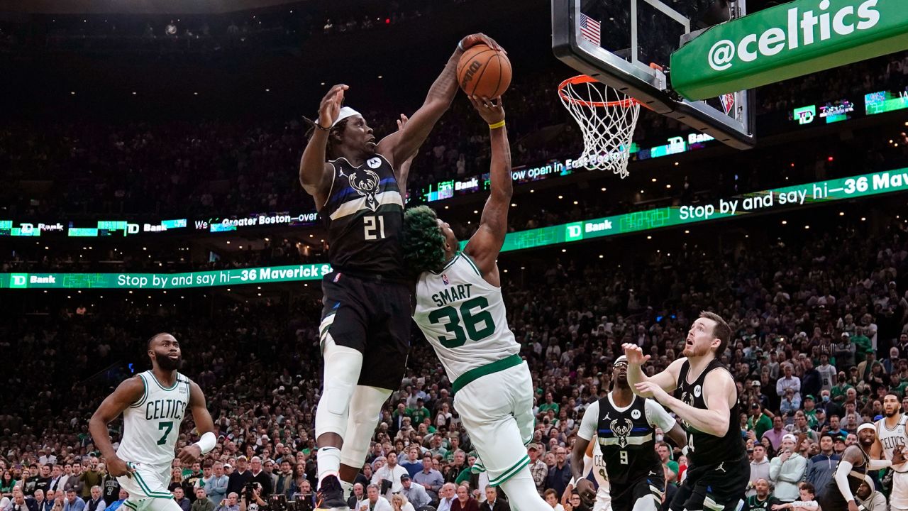 Holiday blocks a shot by Smart in the final seconds of the game.