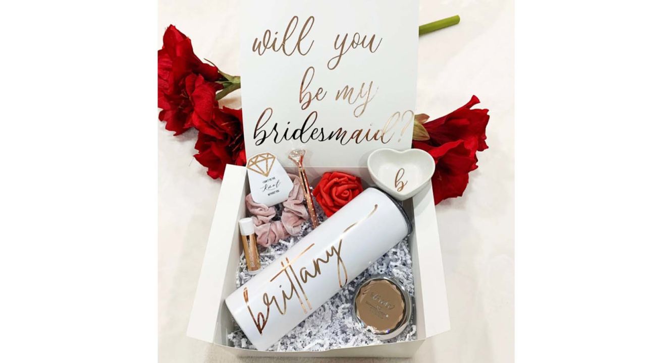 Wedding Gift Guide – Ideas for Bridesmaids Gifts, Vendor Gifts and More