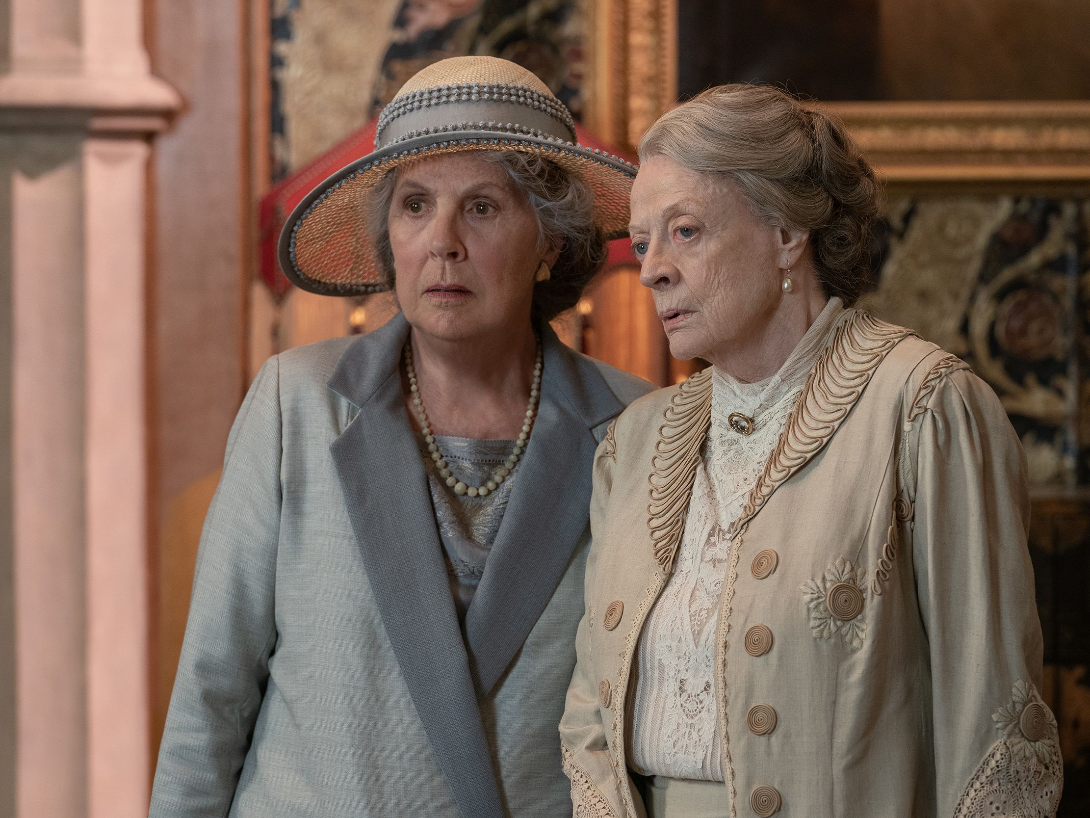 'Downton Abbey: A New Era' review: Julian Fellowes and company deliver the  same old mix of warmth and tears | CNN