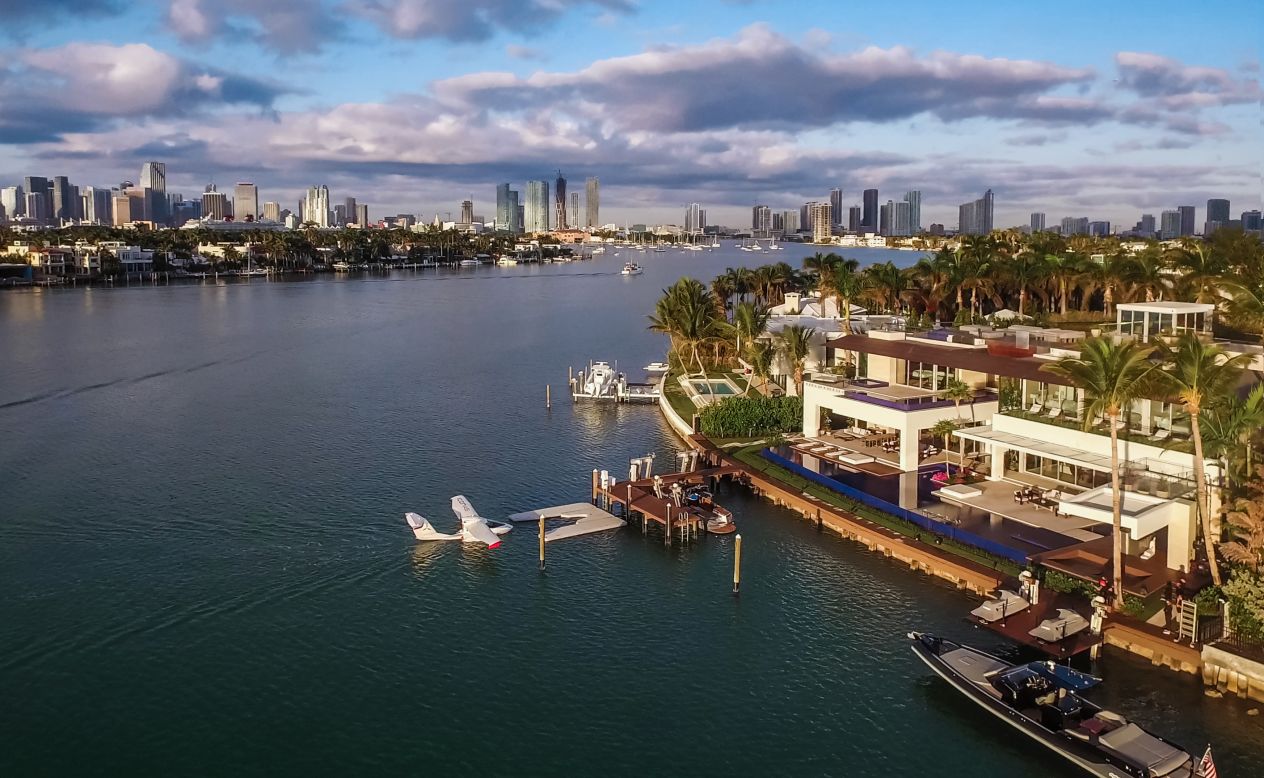 <strong>"Dilido" --</strong> SAOTA's first project in Florida, this property backing onto the Venetian Causeway in Miami was designed to feel like the deck of a superyacht, recalls its architect, Bullivant. 