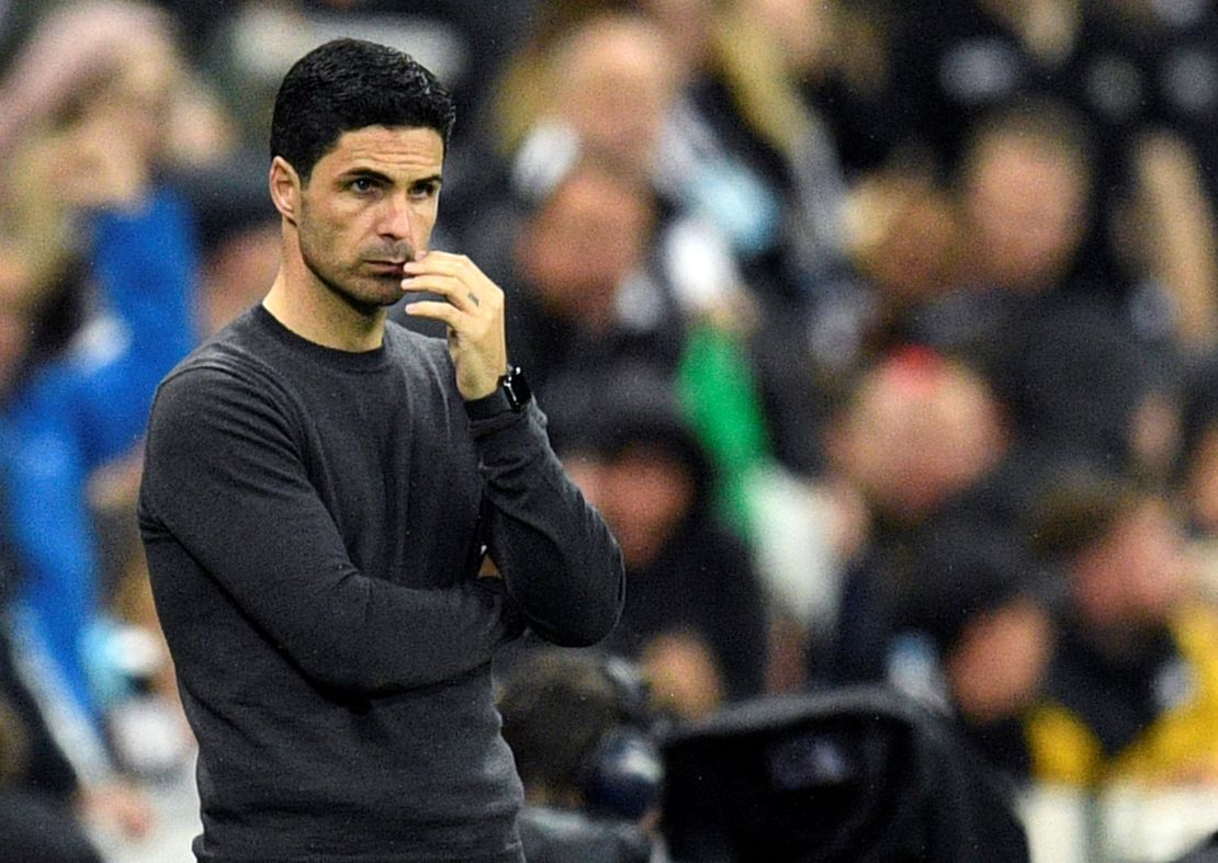 Arteta looks on during Arsenal's loss to Newcastle.