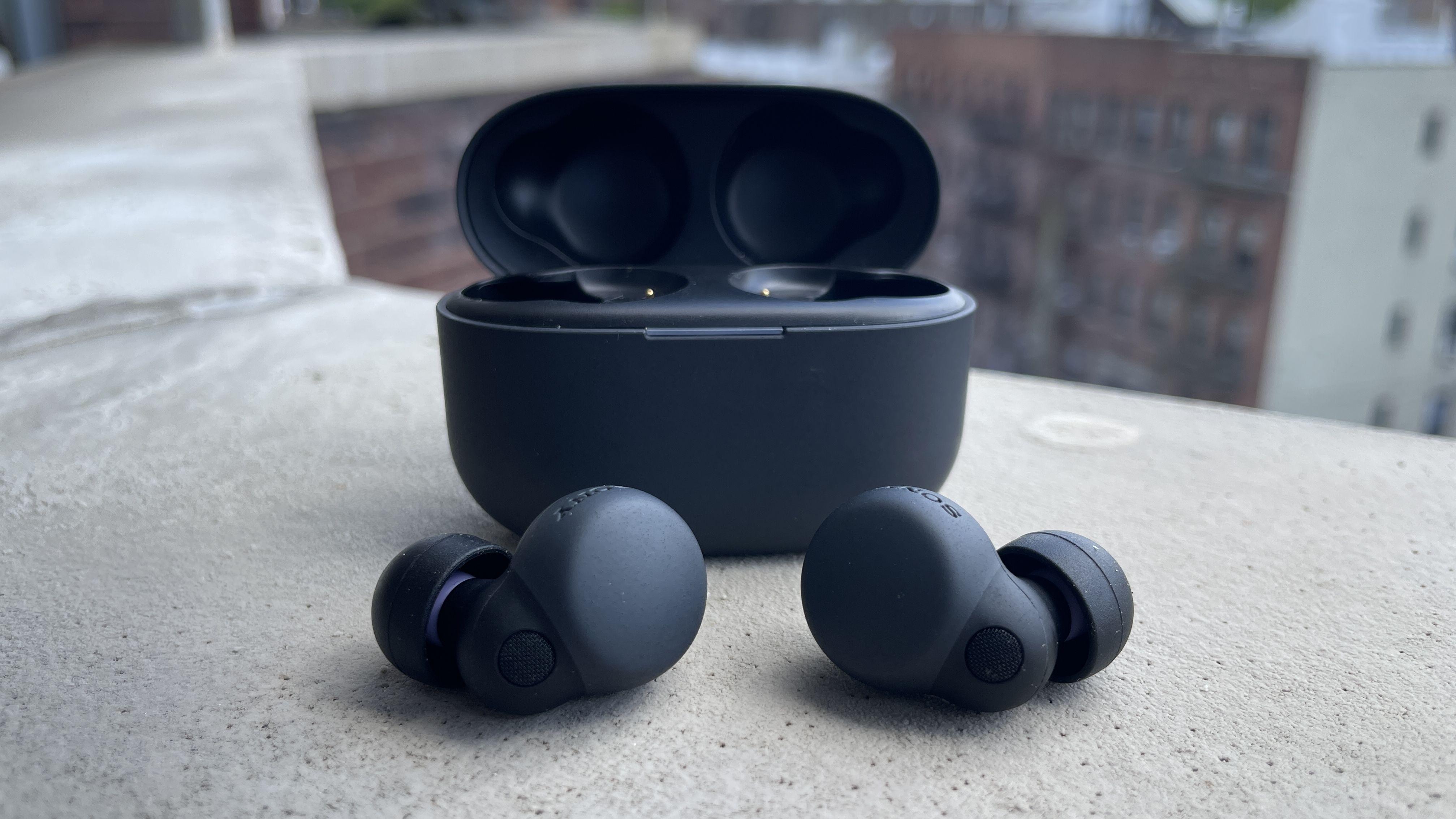 Sony LinkBuds S on : TWS earphones with ANC, LDAC codec, and up to 20  hours of battery life for the promo price of $128 ($71 off)