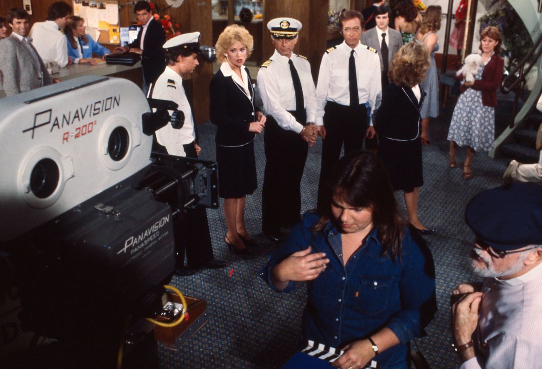 THE LOVE BOAT, from left: Fred Grandy, Lauren Tewes, Gavin MacLeod, Bernie Kopell, Jill Whelan, 1977-1986. photo: Curt Gunther/TV Guide/courtesy Everett Collection