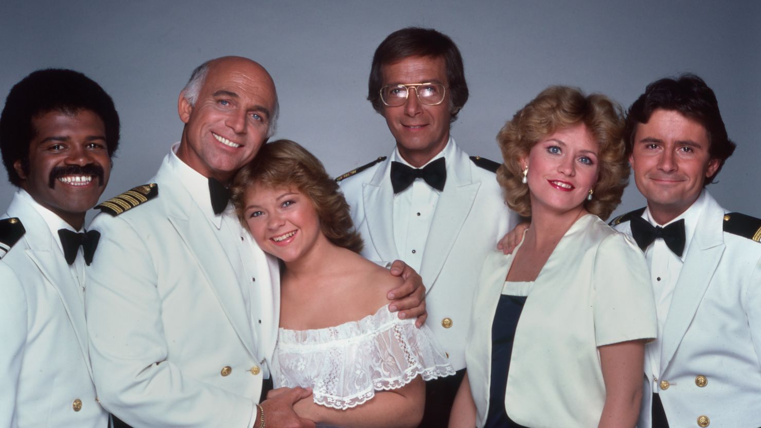 THE LOVE BOAT, from left: Ted Lange, Gavin MacLeod, Jill Whelan, Bernie Kopell, Lauren Tewes, Fred Grandy, 1977-1986. TV Guide/courtesy Everett Collection