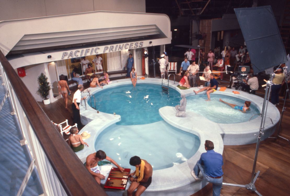 THE LOVE BOAT, behind the scenes, set design and construction, on set, 1977-1986. photo: Gene Trindl/TV Guide/courtesy Everett Collection