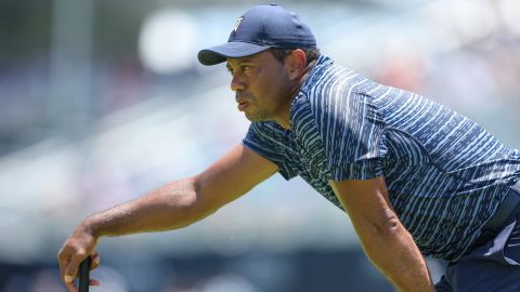 Tiger Woods struggles at PGA Championship: 'Walking hurts and twisting hurts ... It's just golf' | CNN