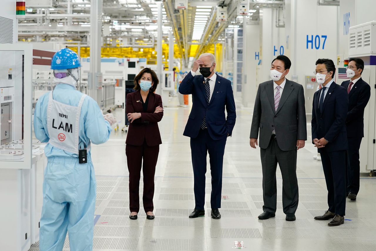 Biden and Yoon visit the Samsung factory. Semiconductors have been in short supply after some Chinese plants were closed during the Covid-19 pandemic.
