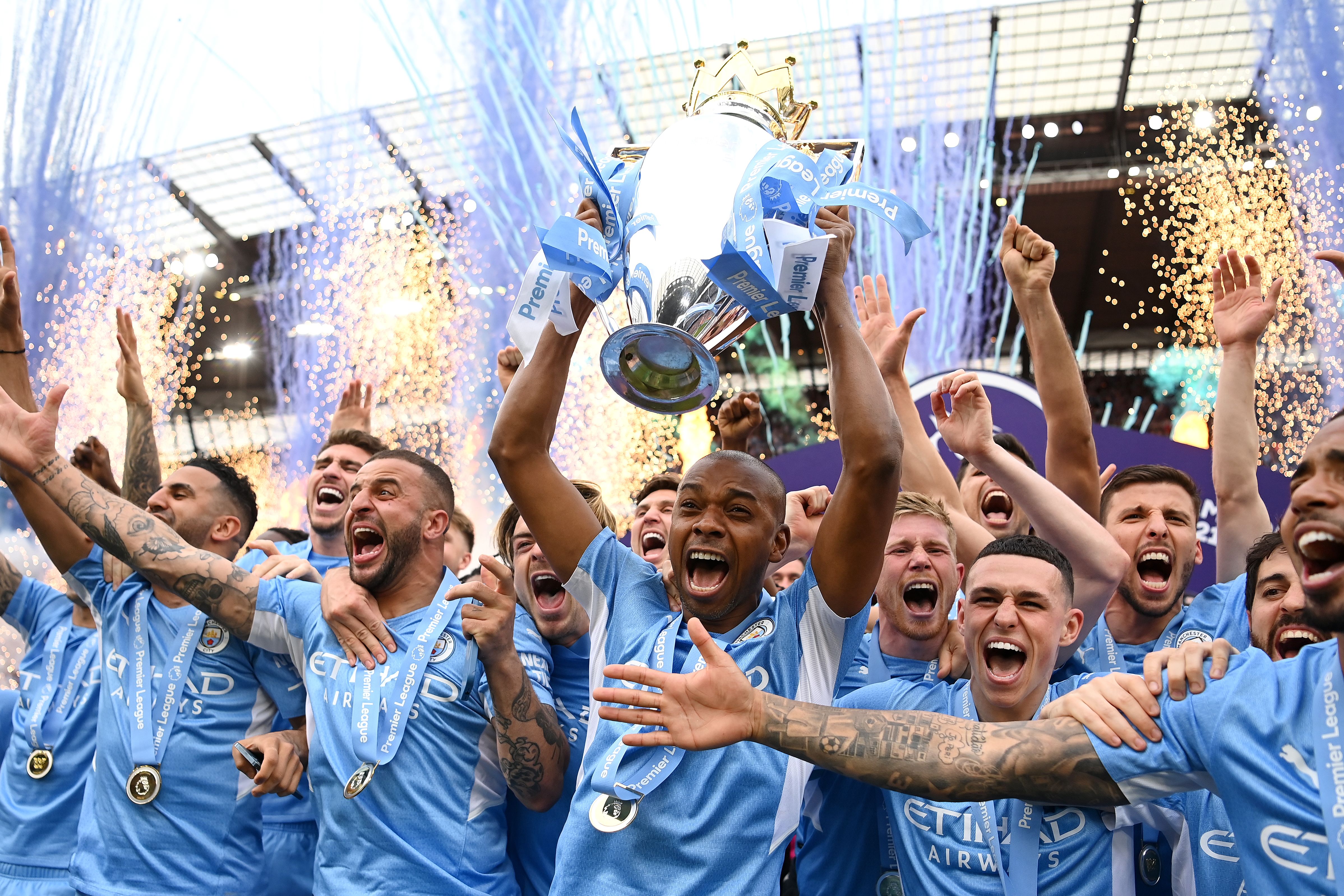 Man City 'legends' retain Premier League title with late comeback