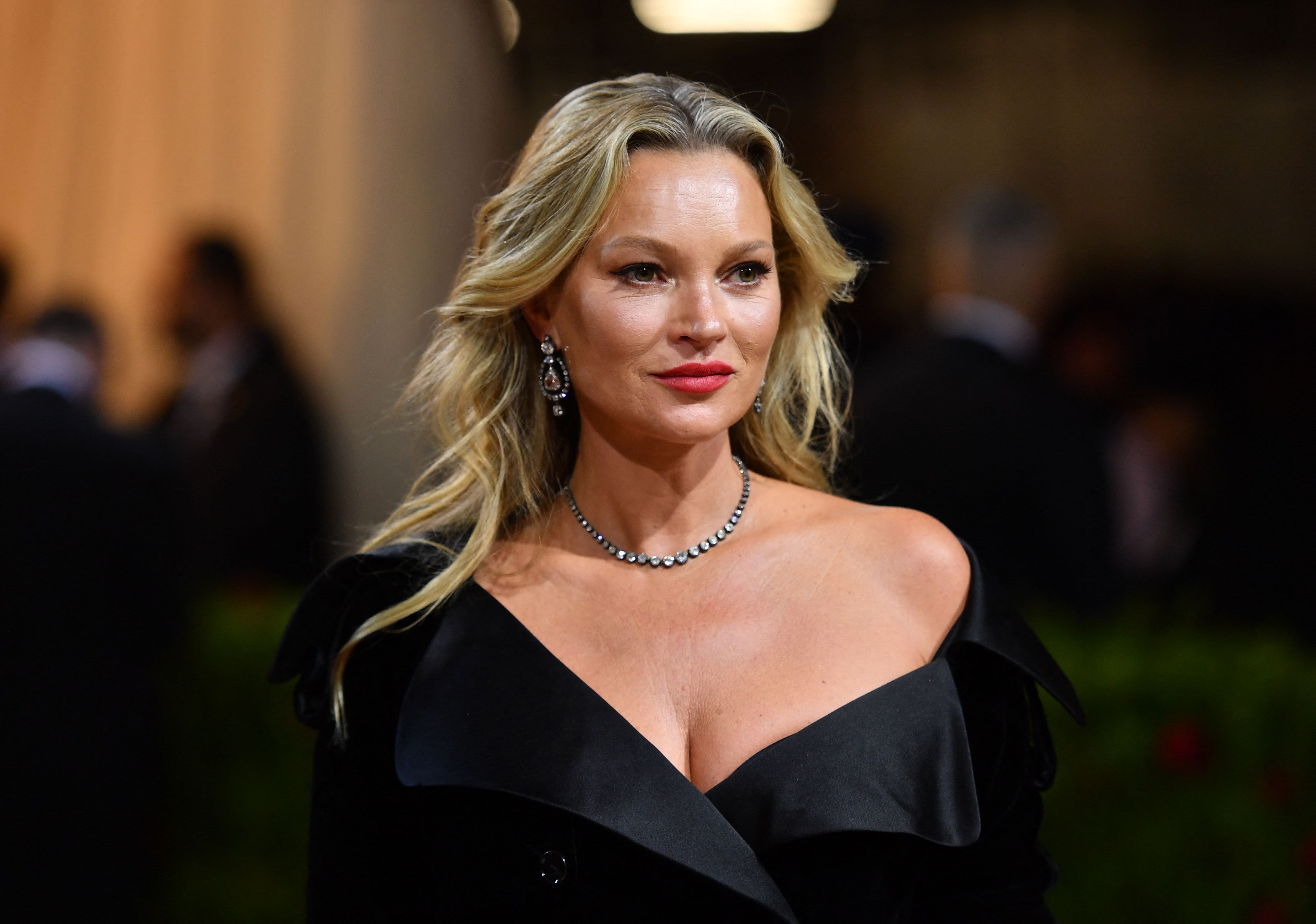 dichtbij brug Vertolking Kate Moss: Johnny Depp's legal team expected to call British model as  witness in defamation trial | CNN