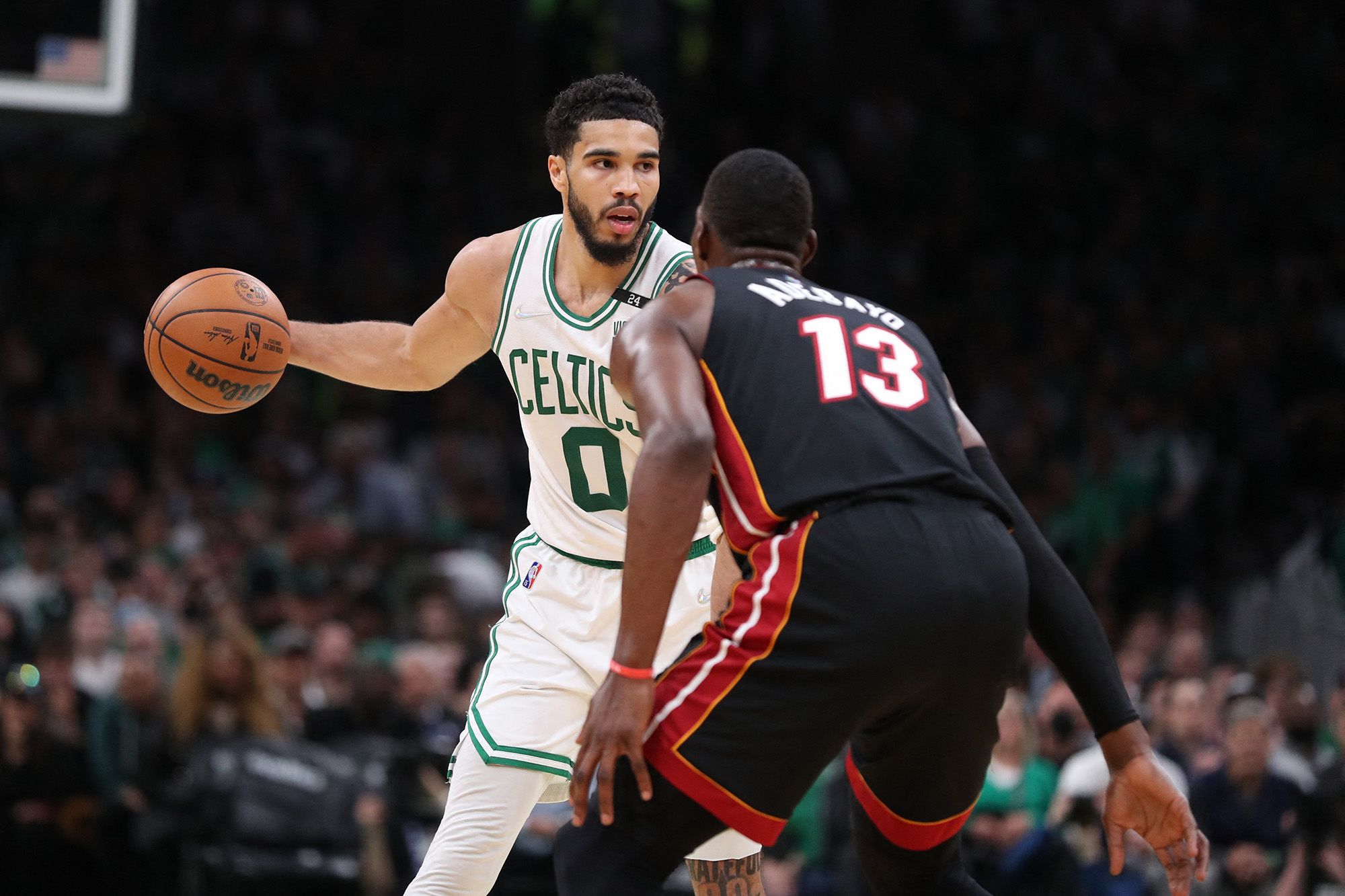 Celtics sobrevivem contra Heat na NBA, e Tatum vai à loucura