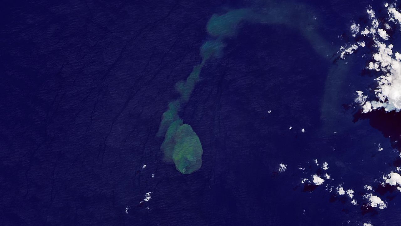 This image, from the Operational Land Imager 2 (OLI-2) on the Landsat 9 satellite, shows a plume of discolored water being emitted from the submarine volcano. 