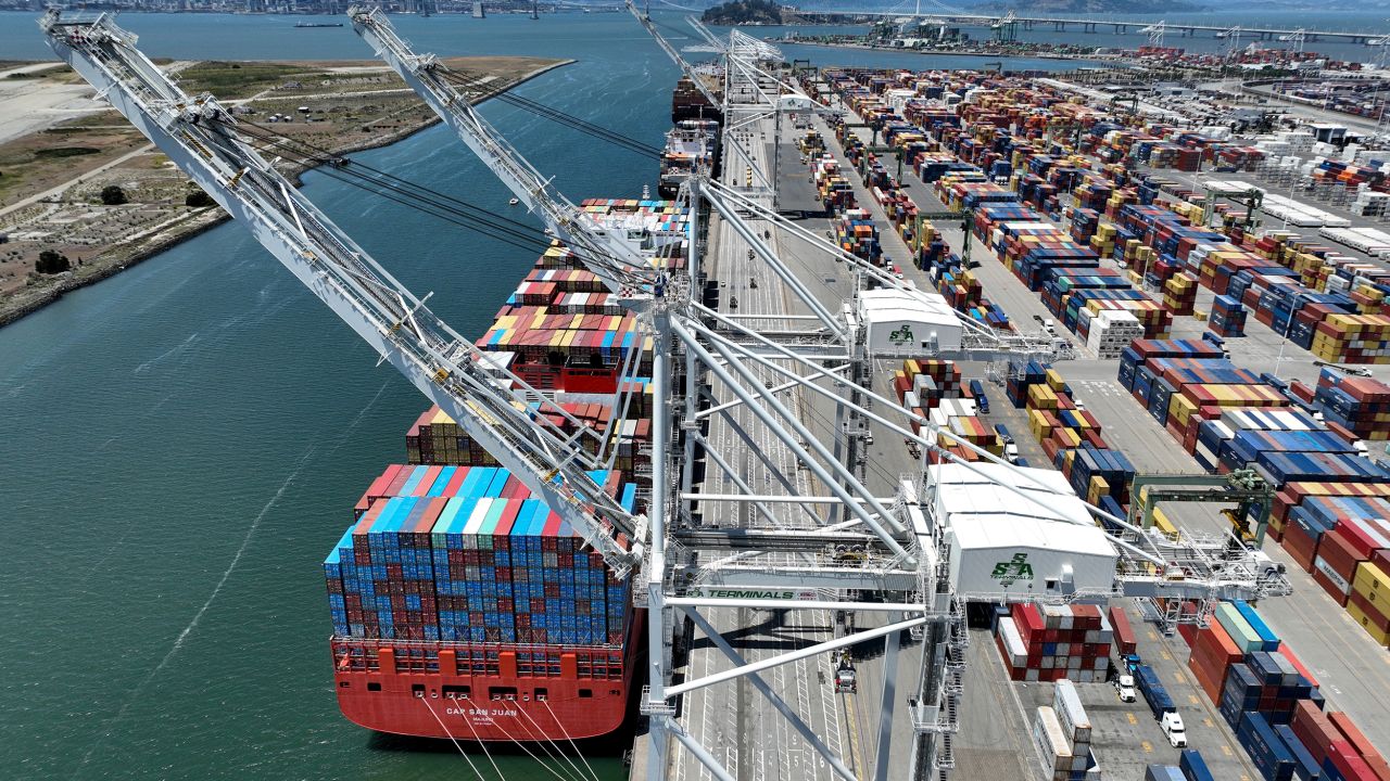 As China pledges to gradually ease its Covid-19 lockdown in Shanghai, the Port of Oakland in California is continuing to see slowed port traffic, with overall volume down 7% from one year ago. 