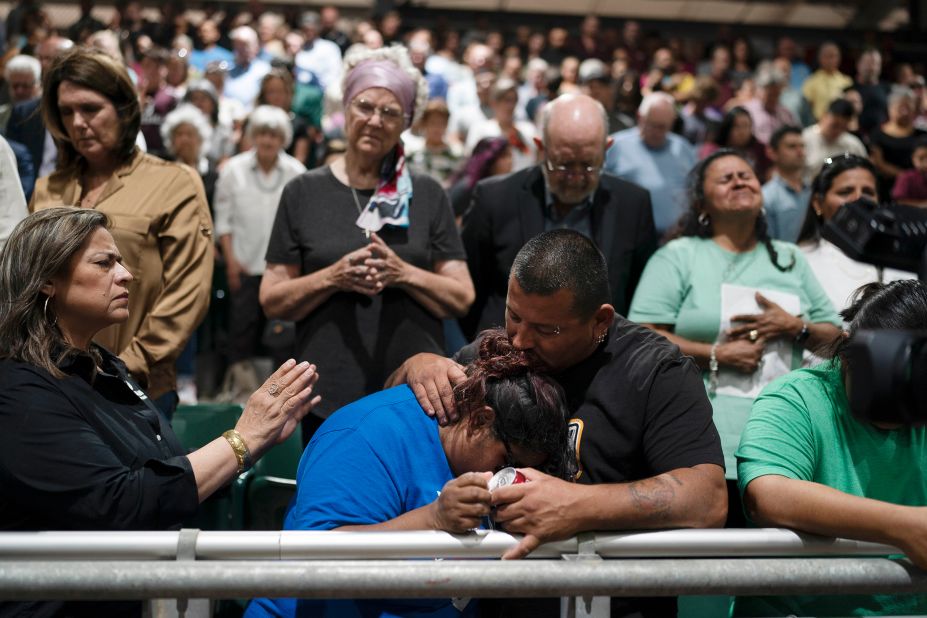 A prayer vigil is held in Uvalde on May 25.