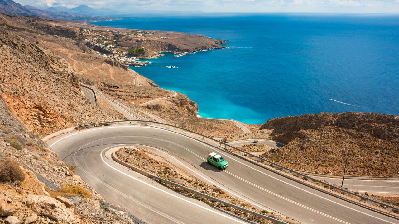 Greek drivers admitted to making more illegal driving moves than other Europeans.