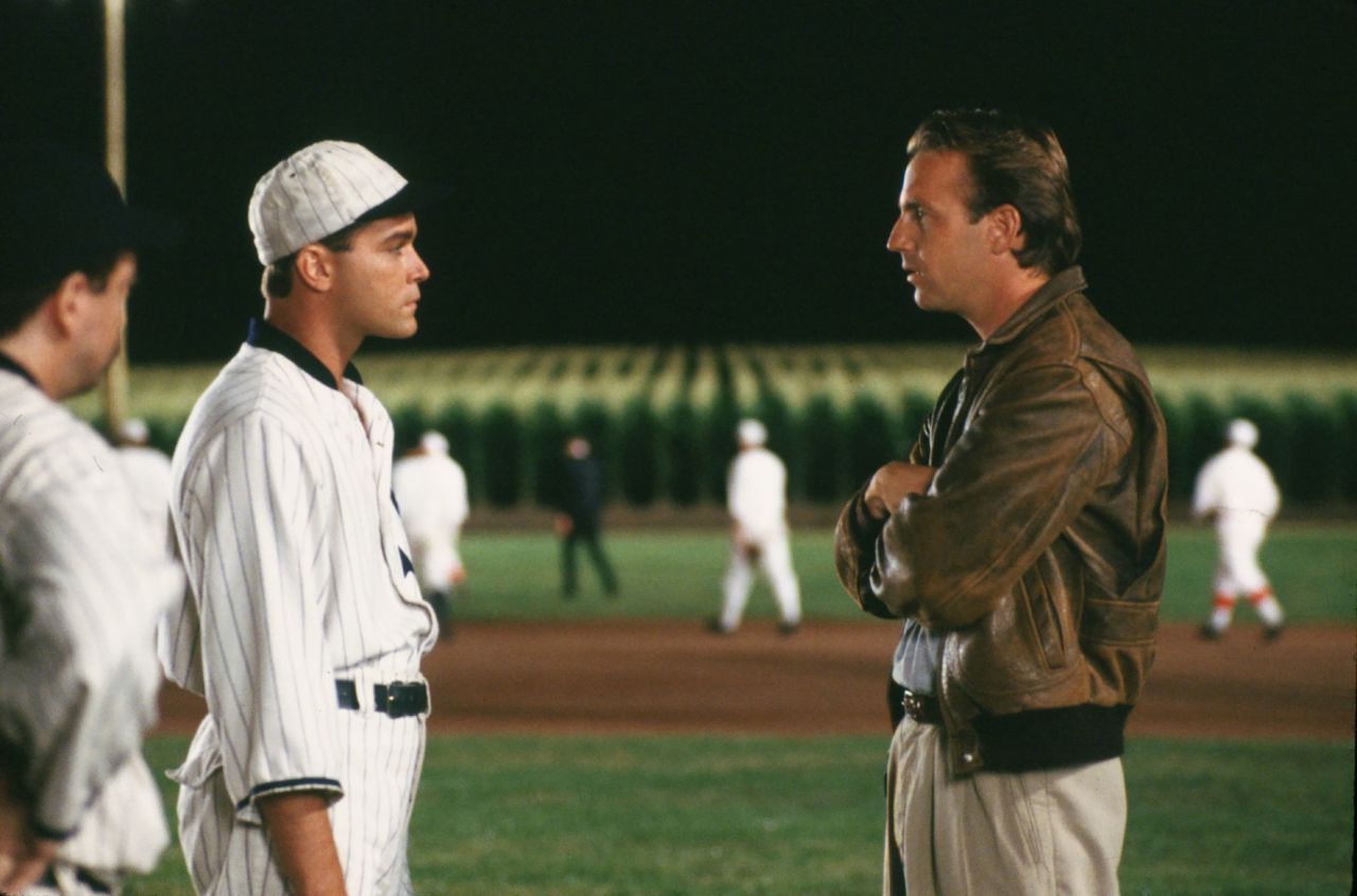 Liotta makes an acclaimed performance as baseball player "Shoeless" Joe Jackson in the 1989 box office hit "Field of Dreams" alongside Kevin Costner. 