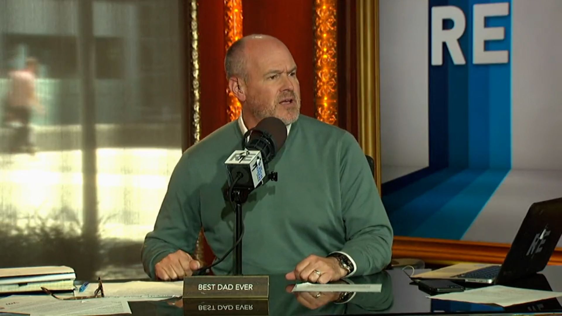 VIDEO: Sports host Rich Eisen gives impassioned plea on gun laws