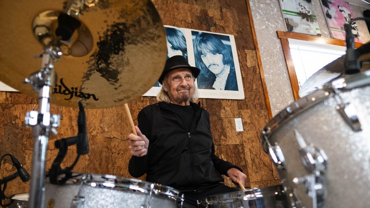 Alan White died at his home in the US, his family said.