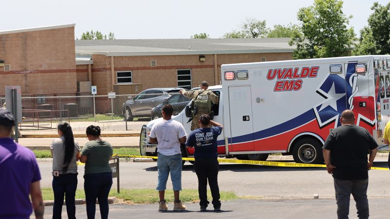 ‘So much blood:’ Medics tell what they saw and did after Uvalde massacre | CNN