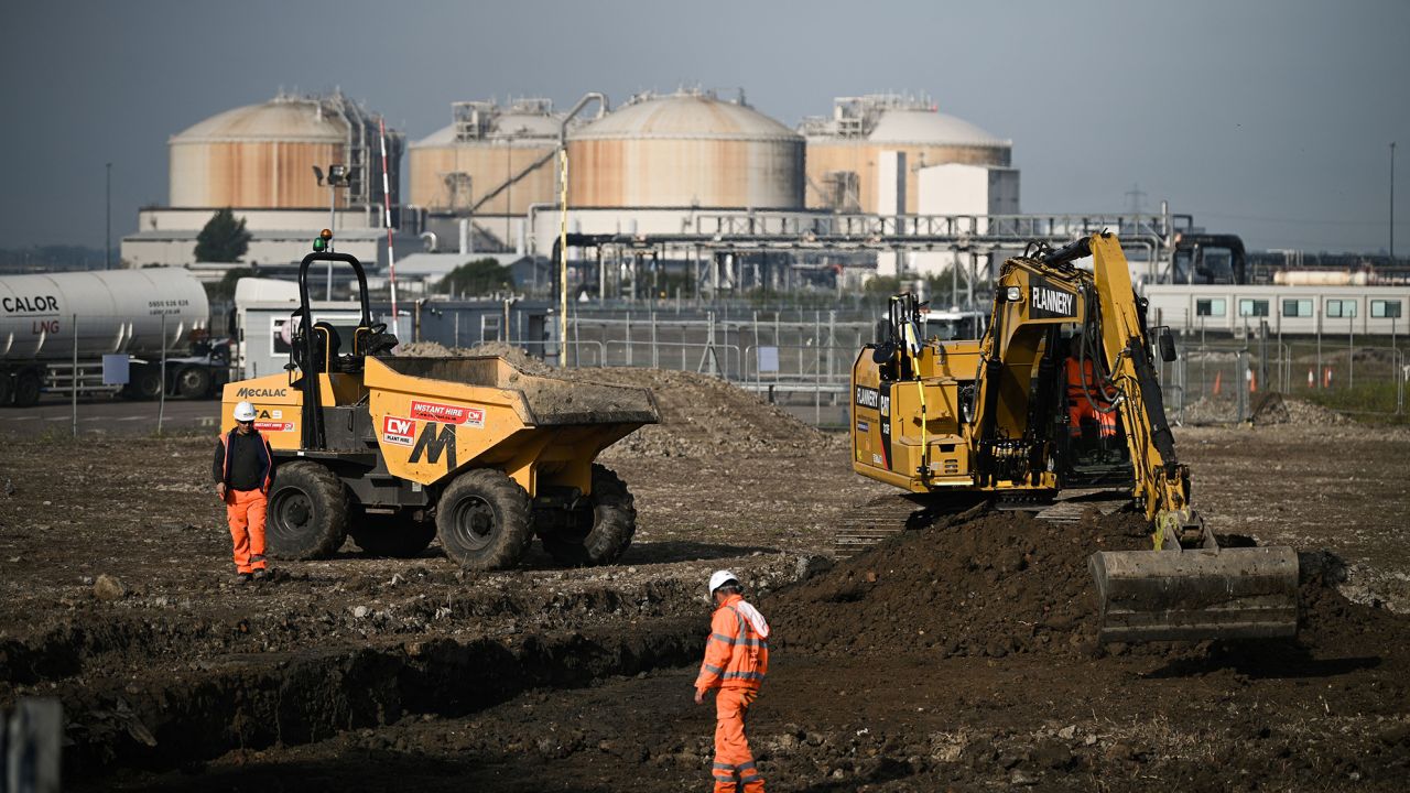 Construction of LNG storage tanks at Isle of Grain, southeast England.