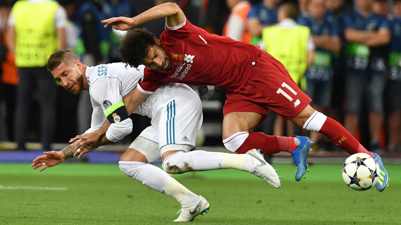 Mo Salah was forced to leave the final early in 2018 after this foul by Sergio Ramos.