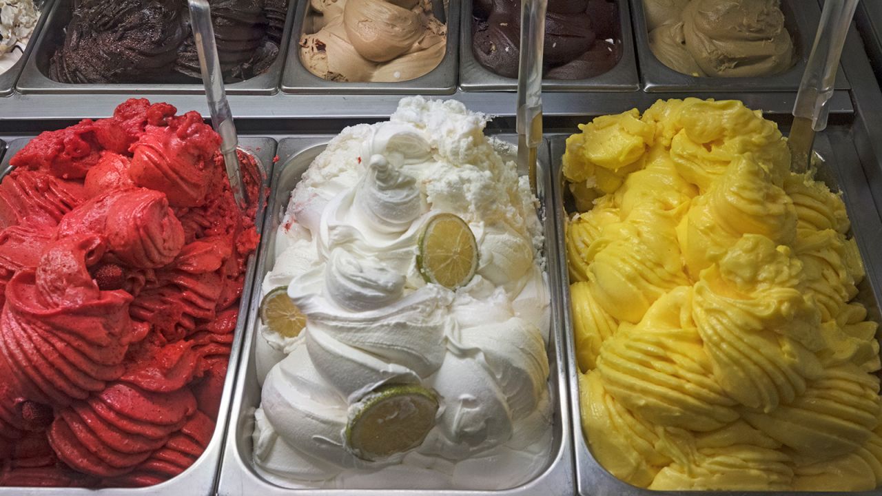 <strong>Don't judge a book by its cover:</strong> Gelato heaped up on display is often of worse quality than that not on show.