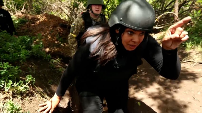 screengrab sidner in the trench