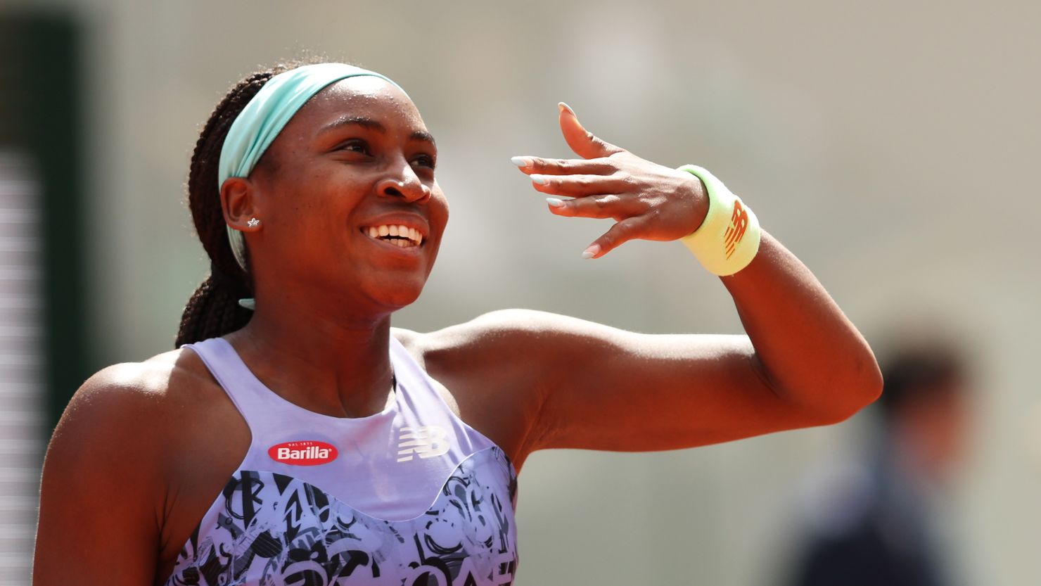 Coco Gauff celebrates after her victory against Sloane Stephens