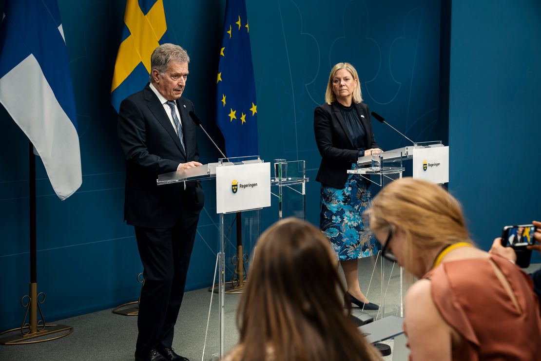 Finnish President Sauli Niinistö and Swedish Prime Minister Sanna Marin announced their countries' intention to join NATO.
