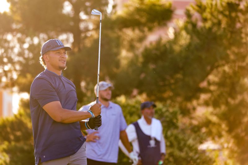 Tom Brady ruthlessly trolls Josh Allen with personalized golf balls at The  Match – GolfWRX