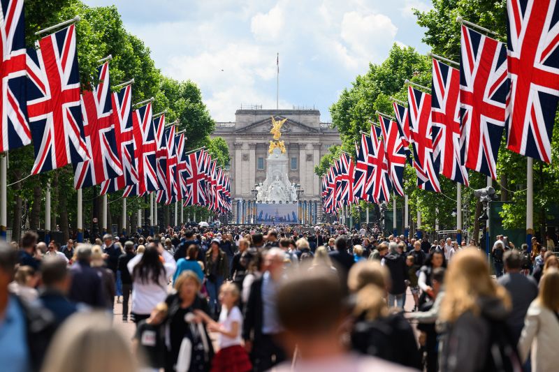 Live Updates: Queen Elizabeth’s Platinum Jubilee Celebrations | CNN