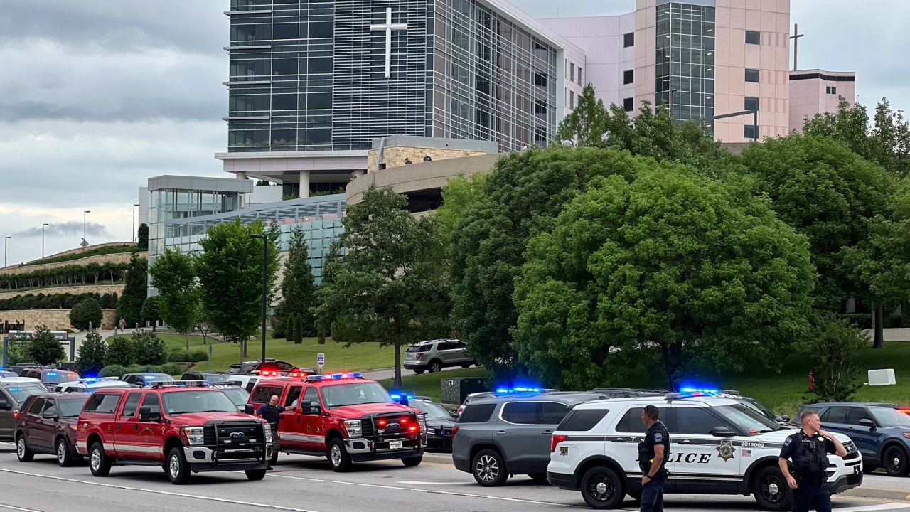 Emergency personnel work at the scene of a shooting at the Warren Clinic in Tulsa, Oklahoma, June 1, 2022.   REUTERS/Michael Noble Jr.