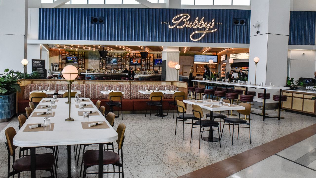 Popular Manhattan restaurant Bubby's has opened an outpost at LaGuardia.