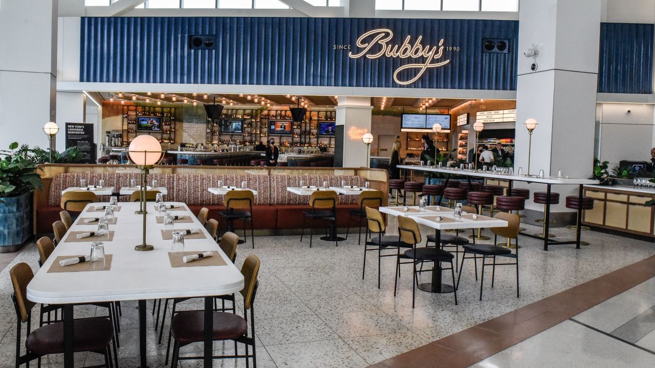 Popular Manhattan restaurant Bubby's has opened an outpost at LaGuardia.