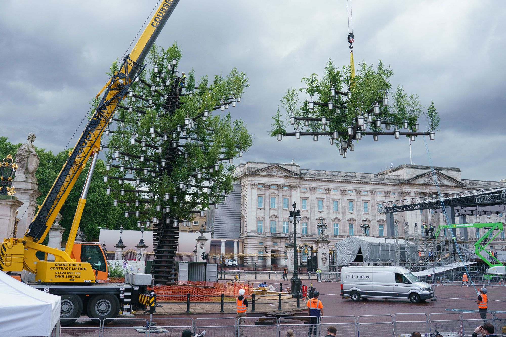 01 queen elizabeth tree beacon lighting ceremony