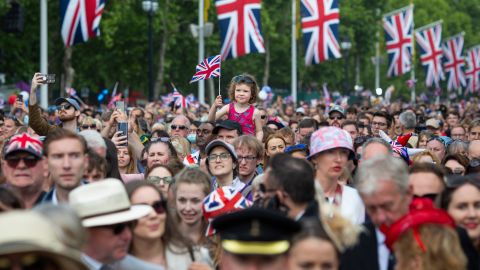 London is expecting a bump in American visitors now that the testing rule has been dropped. US airline passengers arriving in London reached near pre-pandemic levels during Queen Elizabeth II's Platinum Jubilee.