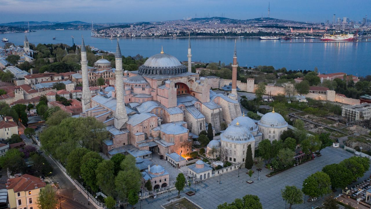 Istanbul's famous Hagia Sofia and surrounding gardens will enjoy 15  hours and seven minutes of daylight on the solstice.