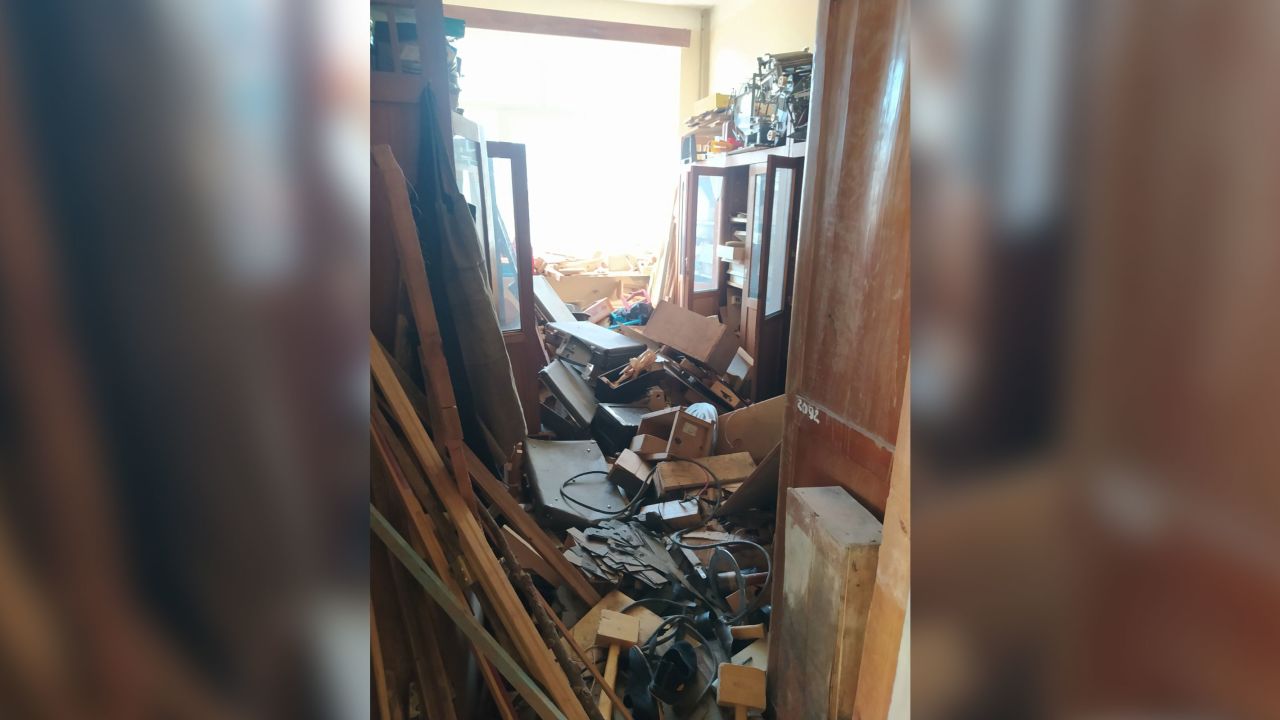 The school in Katyuzhanka suffered tremendous damage because of the fighting. 